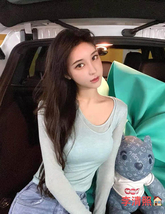 温哥华伴游大学生